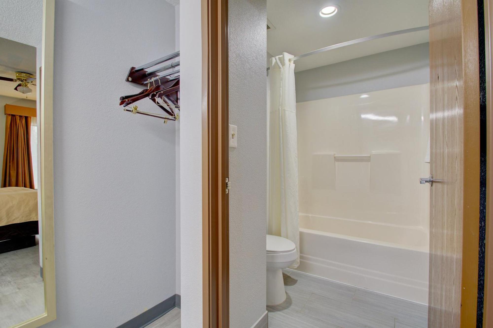 Quality Inn & Suites Cvg Airport Ерланджър Екстериор снимка