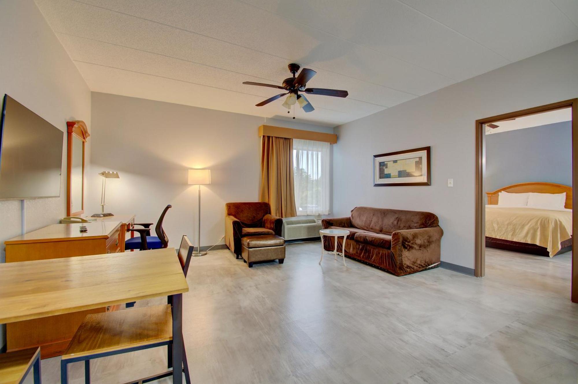 Quality Inn & Suites Cvg Airport Ерланджър Екстериор снимка