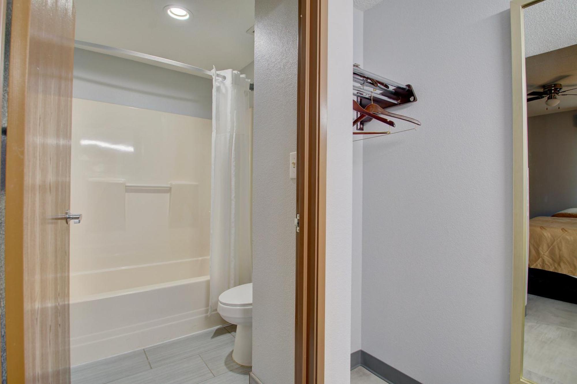 Quality Inn & Suites Cvg Airport Ерланджър Екстериор снимка