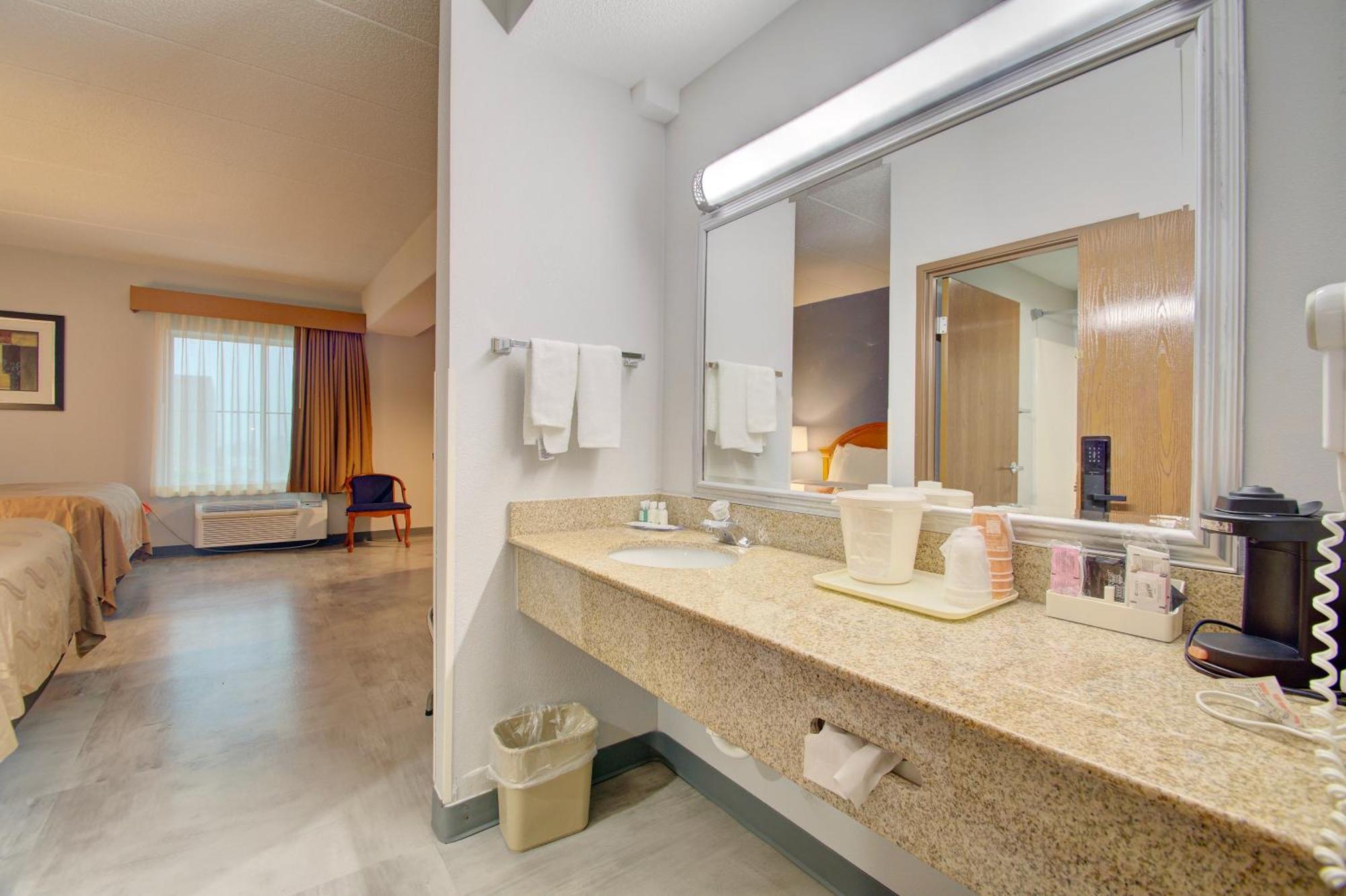 Quality Inn & Suites Cvg Airport Ерланджър Екстериор снимка
