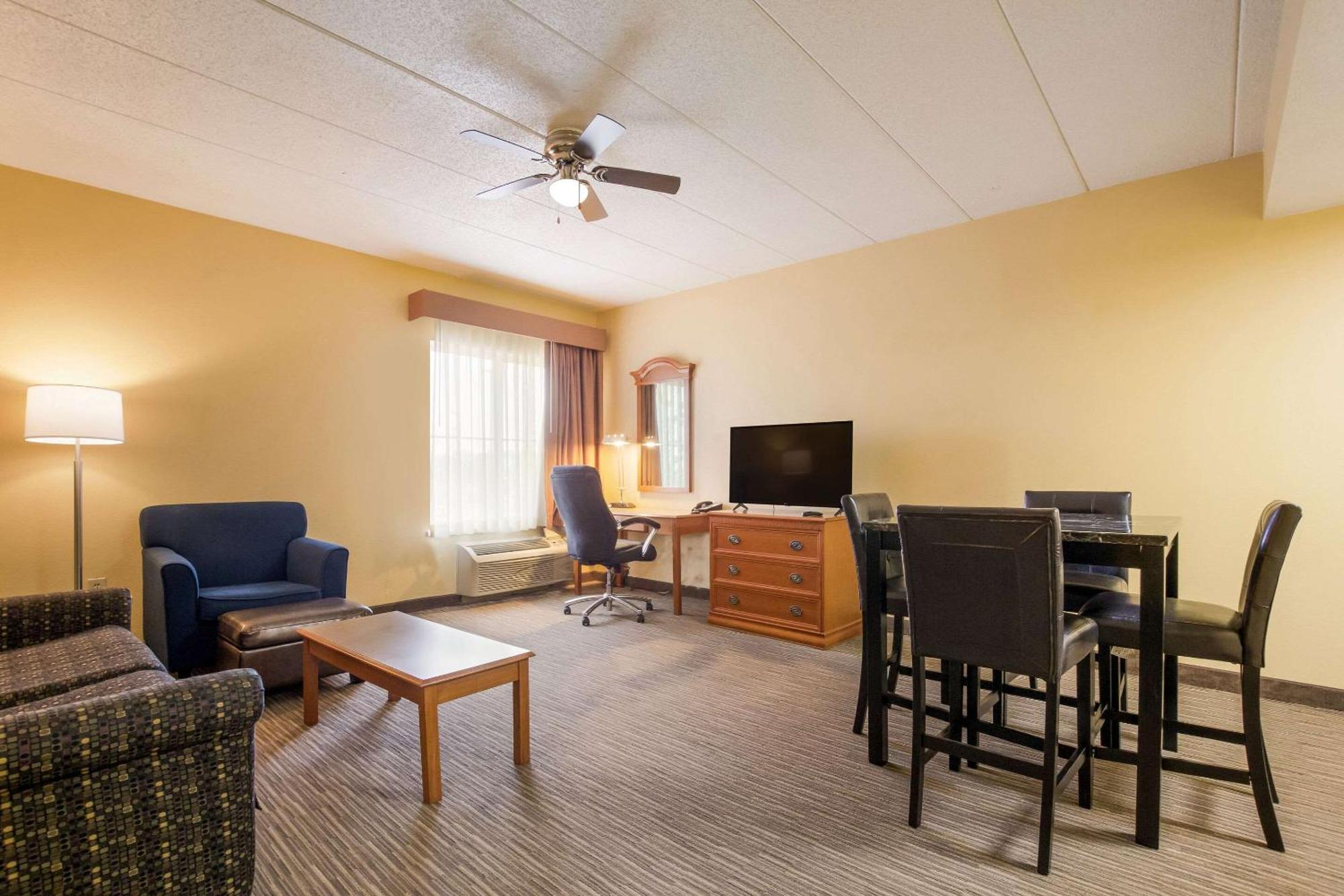 Quality Inn & Suites Cvg Airport Ерланджър Екстериор снимка